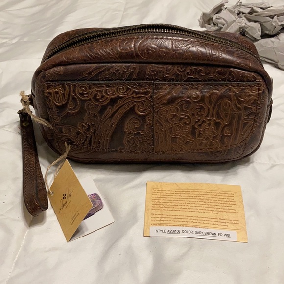 Patricia Nash Handbags - NWT Patricia Nash clutch/makeup bag